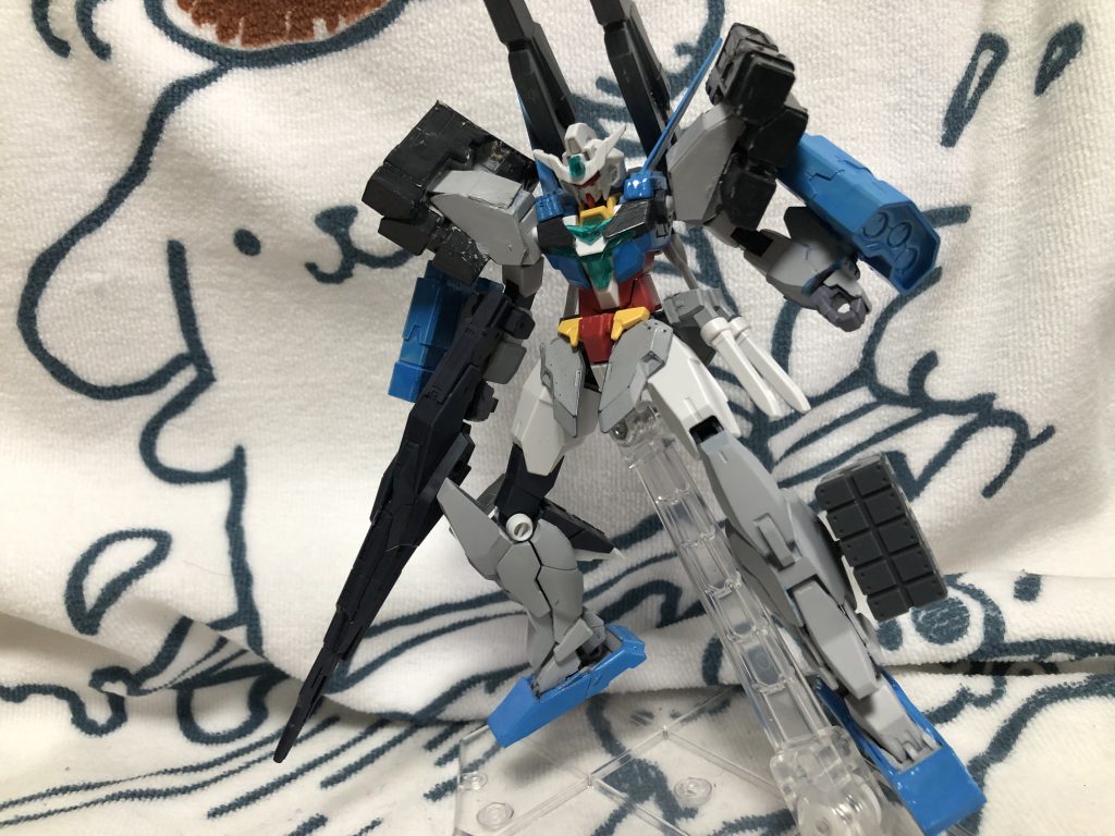 爆撃しつつ大型ライフルで撃ち抜く！サーベルも実は4本使えるという。。