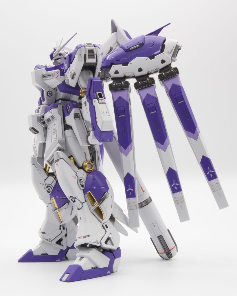 RG Hi-νガンダム–4枚目/制作者：HerGrayMetal