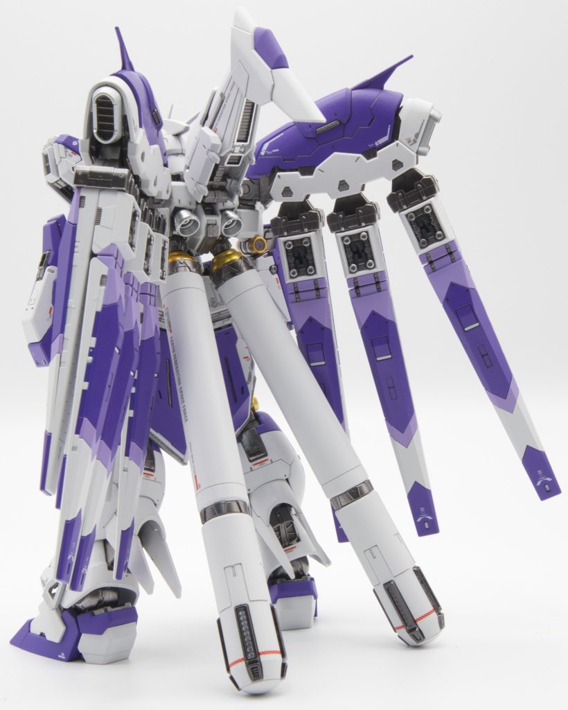 RG Hi-νガンダム–5枚目/制作者：HerGrayMetal