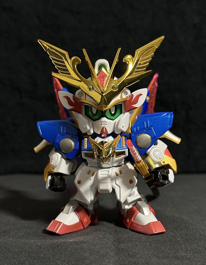 装備モード。一気にかっこよくなりますね。ゴールドの部分はガイアスターブライトゴールドを使用。兜の部分・アームの部分はガイアプライマリーメタルレッドを使用しています。