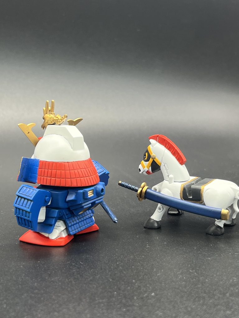 後ろ。ゼータ後頭部のディテールが手彫り感丸出しのだるだるだったので、がんばって彫り直しました。馬は白の部分が多いので筆ムラが気にならないっ!