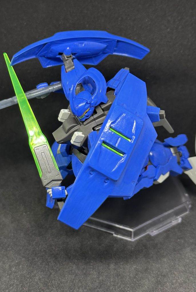 これによりビームトーチを使う事が可能にオーソドックスな機体になってます