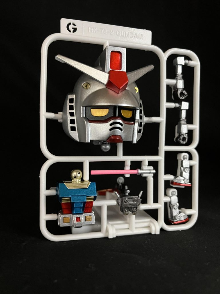 子供達とガンプラくんの原作全22話も鑑賞めっちゃ遊びたそうなオーラ出して来るけどランナーに嵌めて寝てる事にしてます。ザクプラくんも欲しいなぁ…通常プラバージョンで