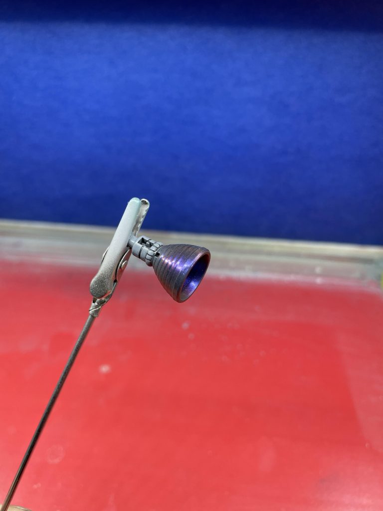 ワンフェスで買ったガイアノーツの塗料を試しに吹いてみたらバーニアが焼けた感じになりました！