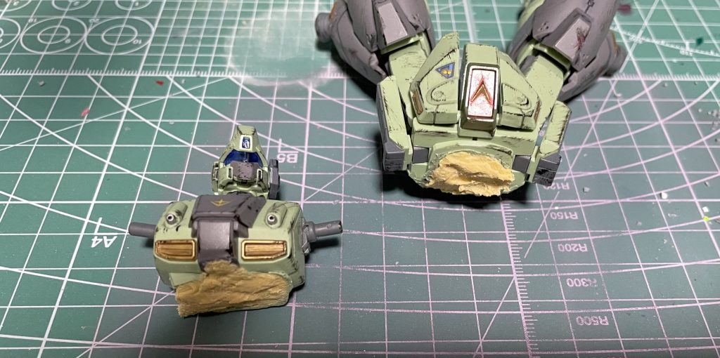 百均のカッターナイフを熱して切りました。意外と使えました！