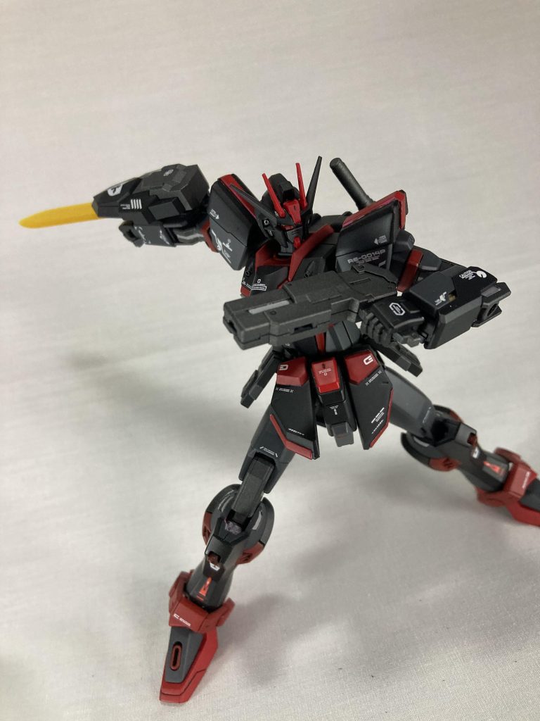 ハンドガン30MMのハンドガン、見た目がかなり好きだし遠距離武装もバルカンしかなかったから持たせた多分大斧とか持つ時は投げ捨てられる運命