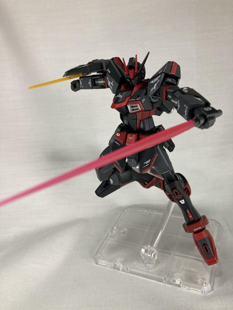 ビームサーベル一応つけたけどよく考えたらもうビームソードあるやんって気づいて一本だけにした