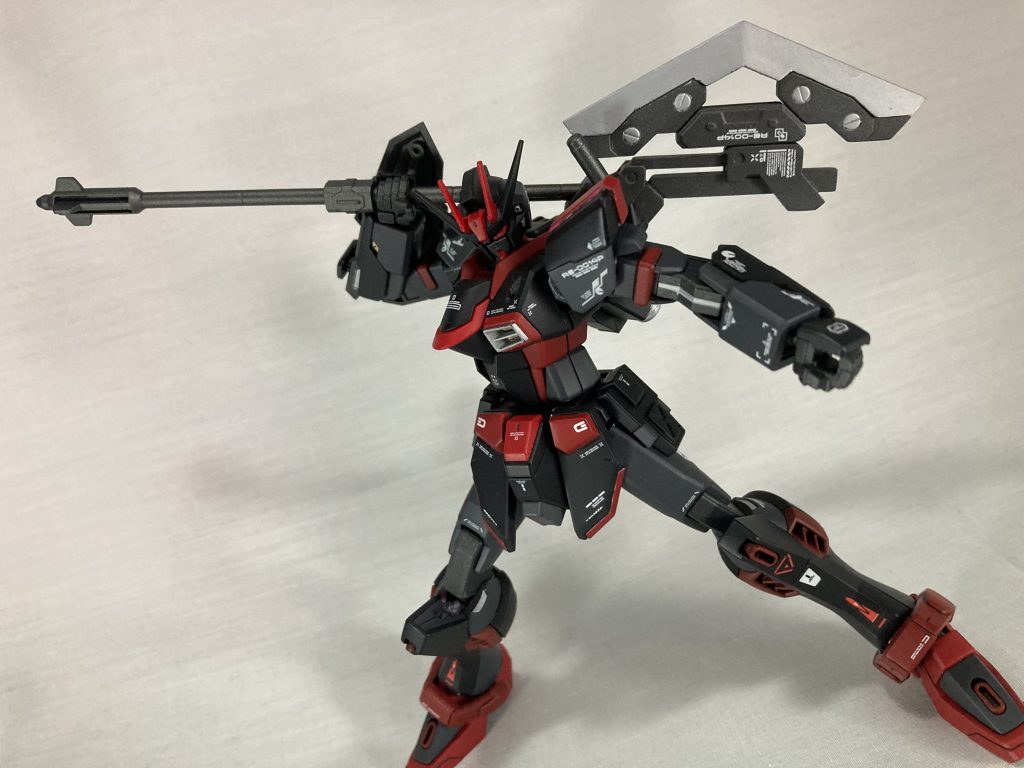 大斧前の武装から据え置き、今回は色を塗ってみました設定イメージは前回までは練習用でボロボロ、今回のは本番用で刃も綺麗