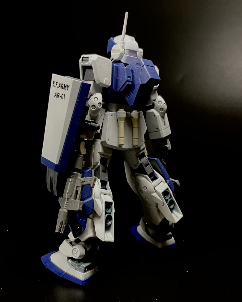 ジム・スナイパーの脚のスラスターを無理矢理くっつけてます