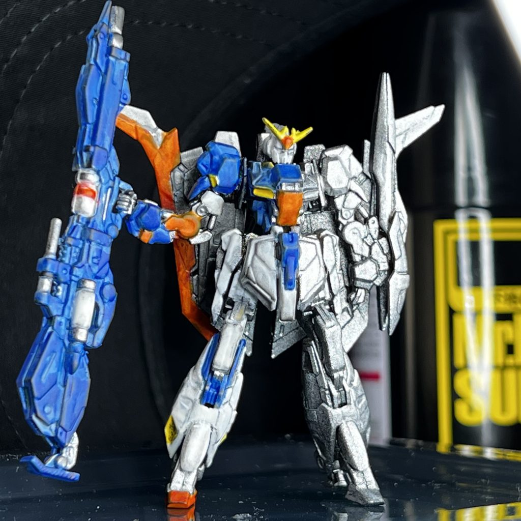 塗りは右半身の前面だけ。