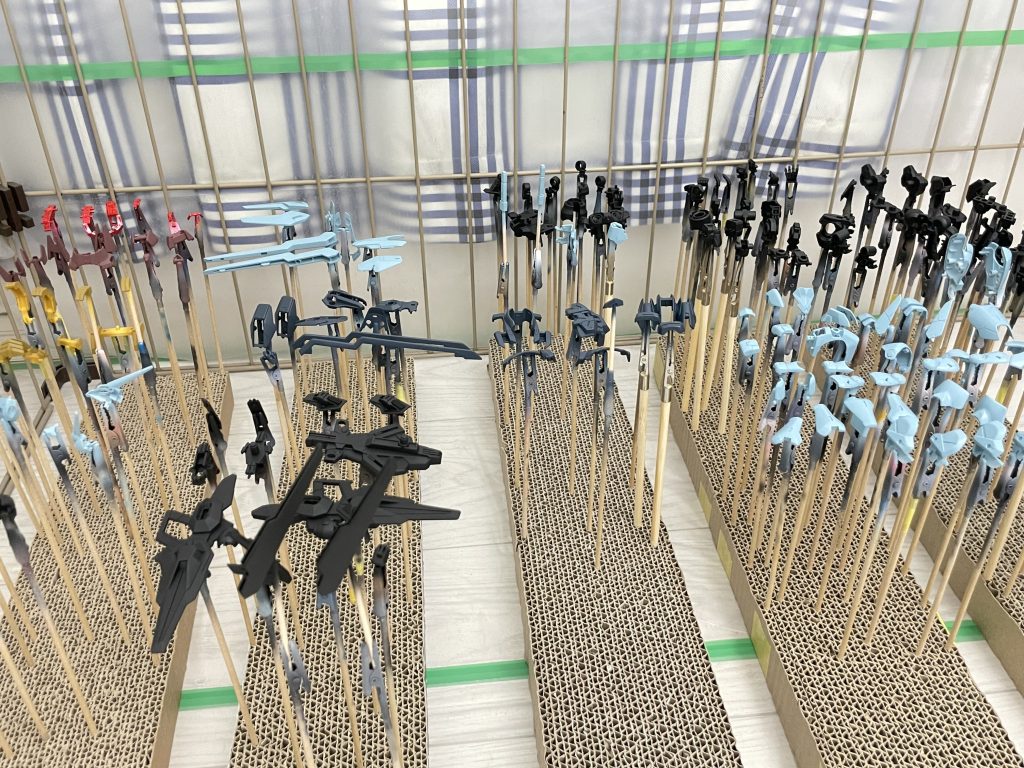 下地はいつもより明るめにして立ち上げていきました