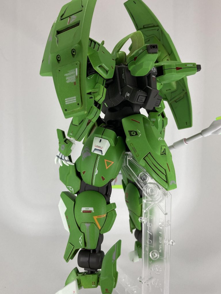 水星の魔女に出てくるMSの魅力は太腿だと思いますね。