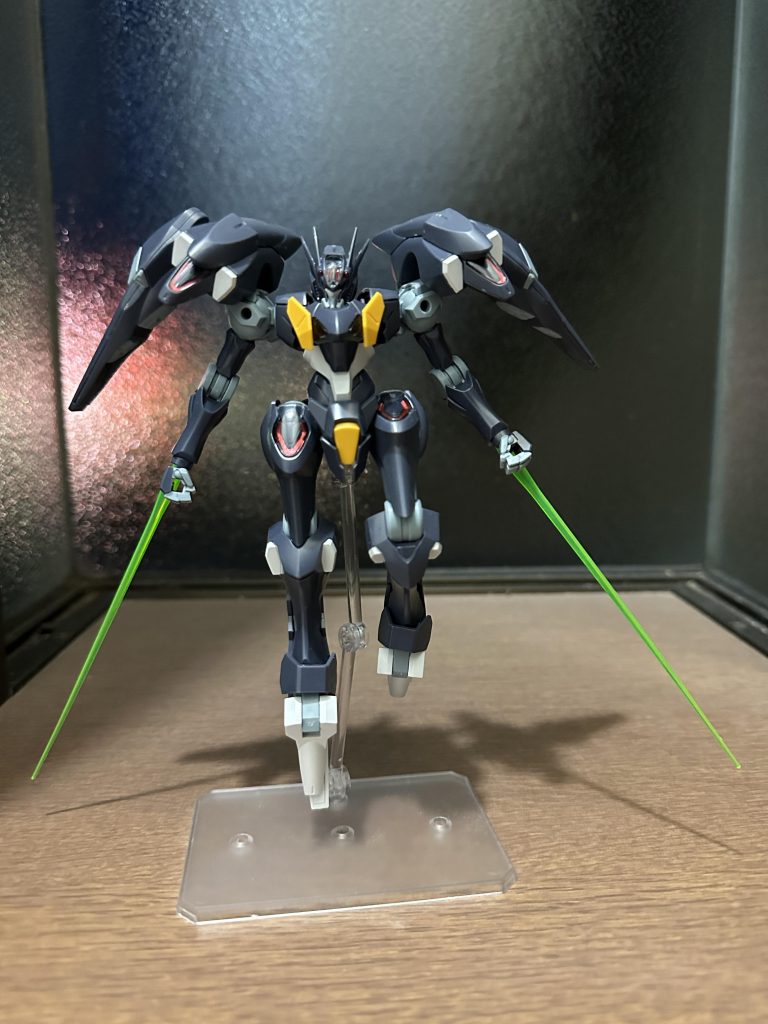 ビームサーベルの収納部分を弄ってシナンジュとかみたいにしてみました、牽制用のビームガン……と捉えてもいいかも？