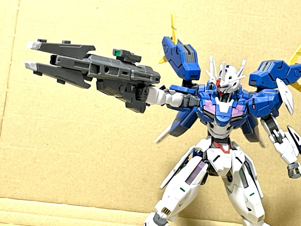 【ビームライフル・ショートバレル】ショートバレルの当該箇所に切れ込みを削る事で、ロングバレルと同様にガンビットを組み込む事ができます。これで改修前と同じようにショートバレルガンビットのみで射撃を強化して、他をサポートに回す事ができる。