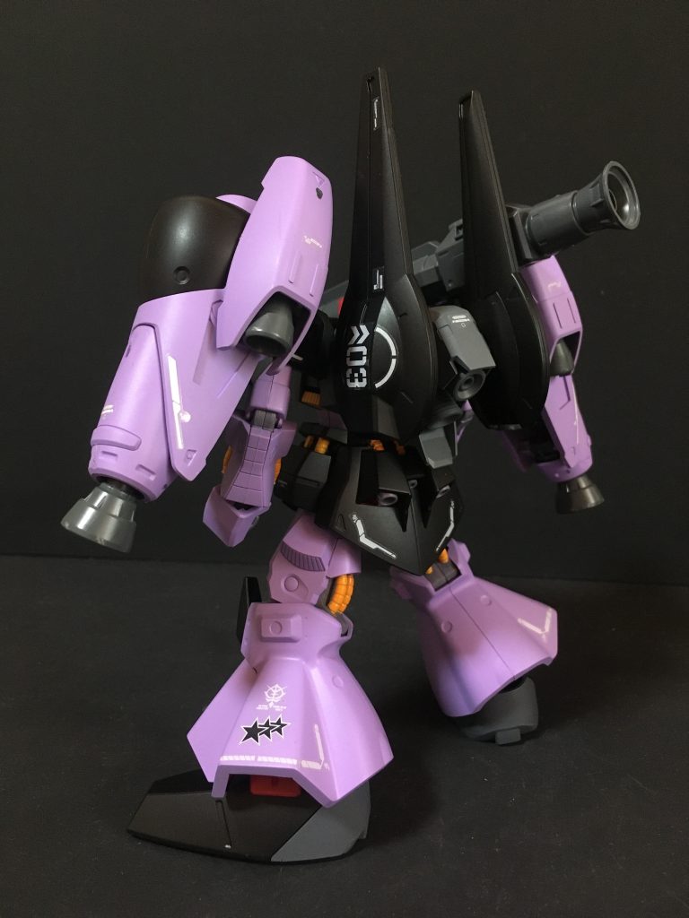 後方ショットバッックパックはアトミックバズーカーとバインダーバーニアーが干渉しないように薄型のシナンジュスタイン用を使用しています。