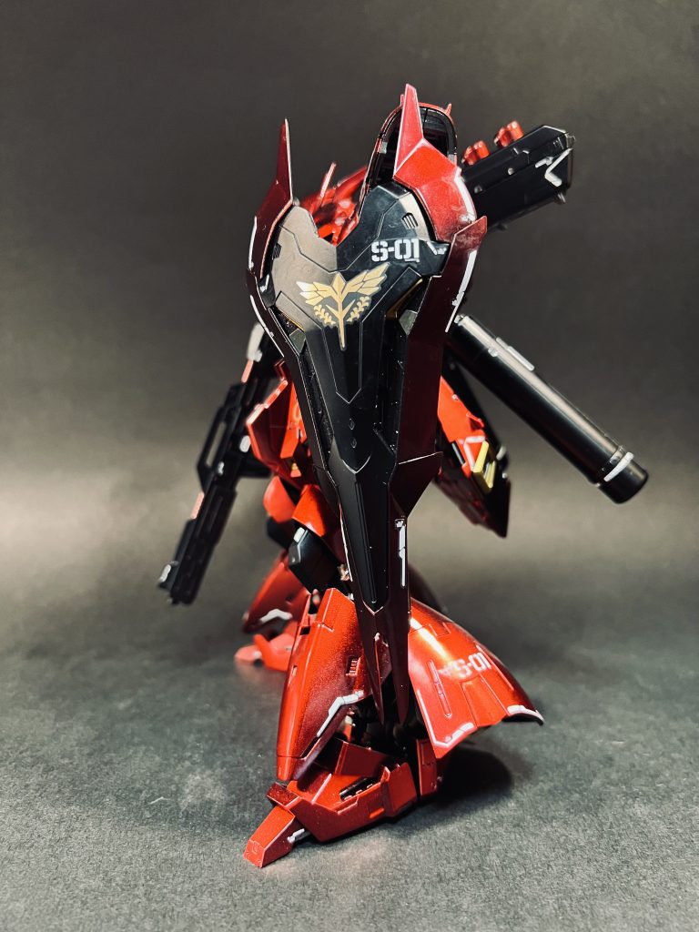 シールドのネオジオンマークはリアリスティックデカールです。