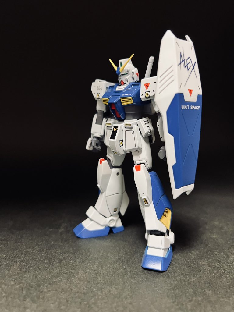 素早く作ってしまったため、合わせ目消しなし、塗りも一度塗りくらいなため、斑ありです。