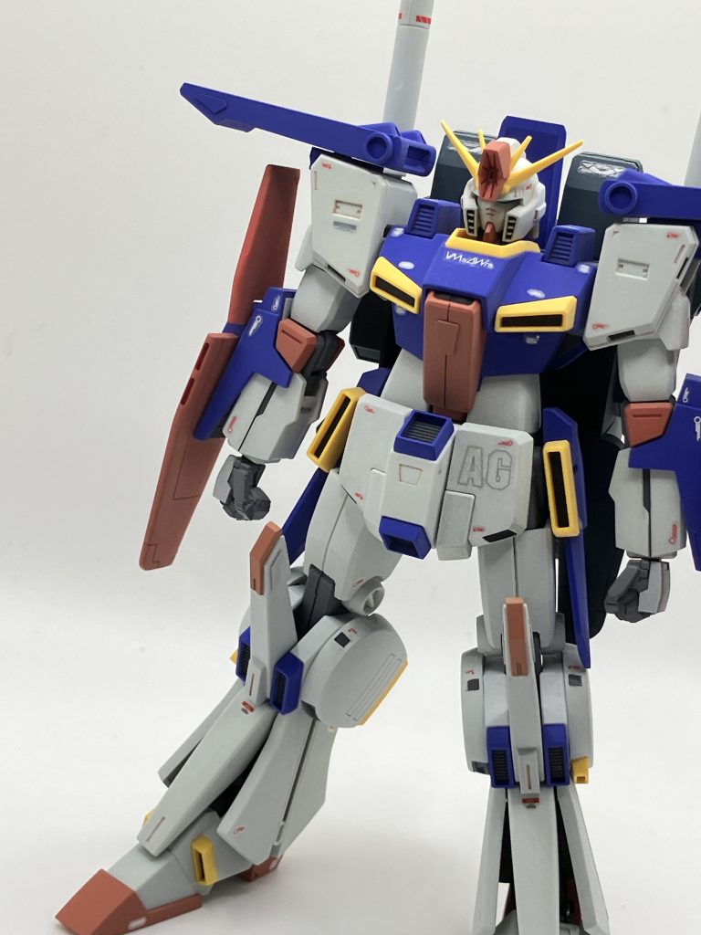 カラーリングレシピ赤:ガイア(イリサワ)マシーネンカラー モンキーローズ白:ガイア サフエヴォシルバーの上から、EXホワイト+クレオスニュートラルグレー少量青:ガイア Nazcaコバルトバイオレット黄色は塗らずキットそのままです