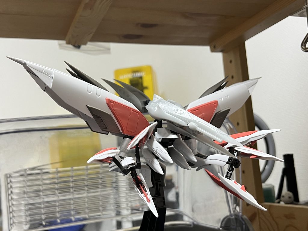 この後パテ整形です