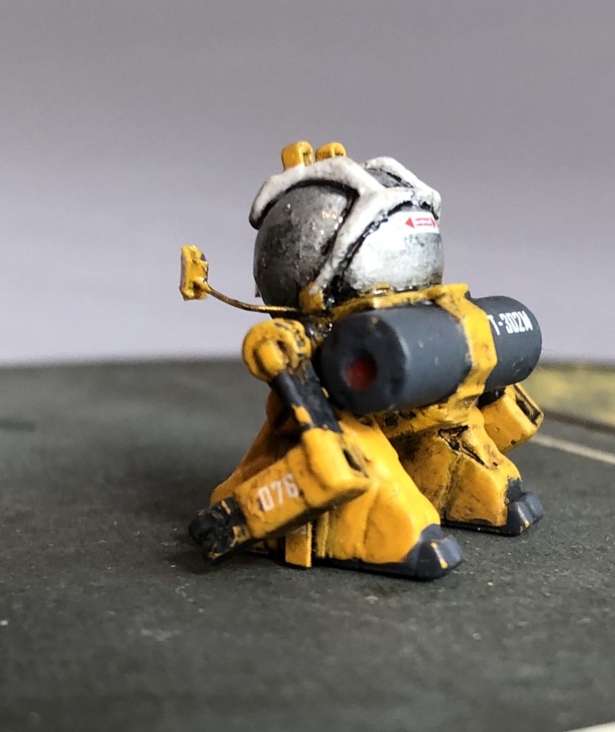 …にしても、何しろ小さいので塗り分けが大変です。