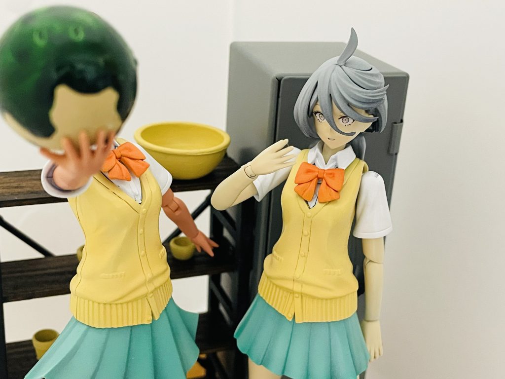 (え❓ちょっと…なんでこんなに上手いの⁉️)多治見で人間国宝の父を持つミオリネは、唐津から転校してきたスレッタと陶芸部でそれぞれの作品をお披露目するのであった✨