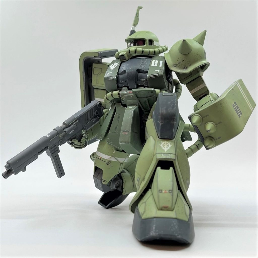この頃のリアル系MSデザインは基本MG1.0準拠なので、特にプロポーション等はいじらずそのままでほぼ同じです。色味やマーキング、ウェザリング具合をフェンリル隊所属機っぽくしました。