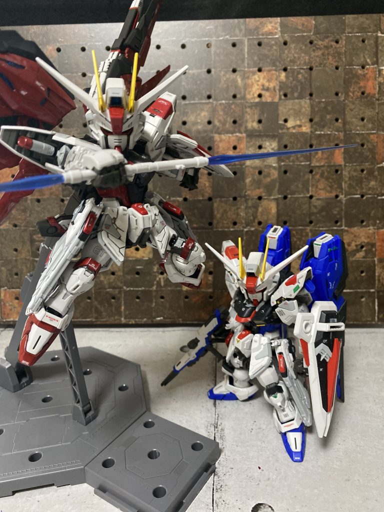 ノーマルカラーと2号的な機体感ww