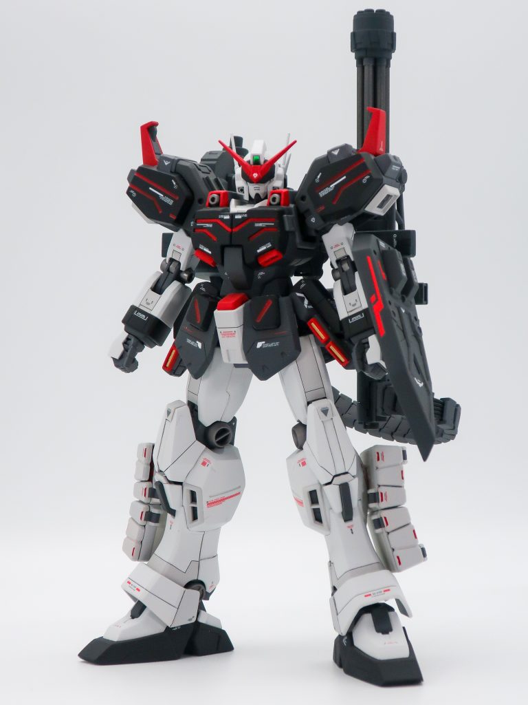 肩にプラバンにディテールを追加し、つま先をパテでエッジを鋭くしました。