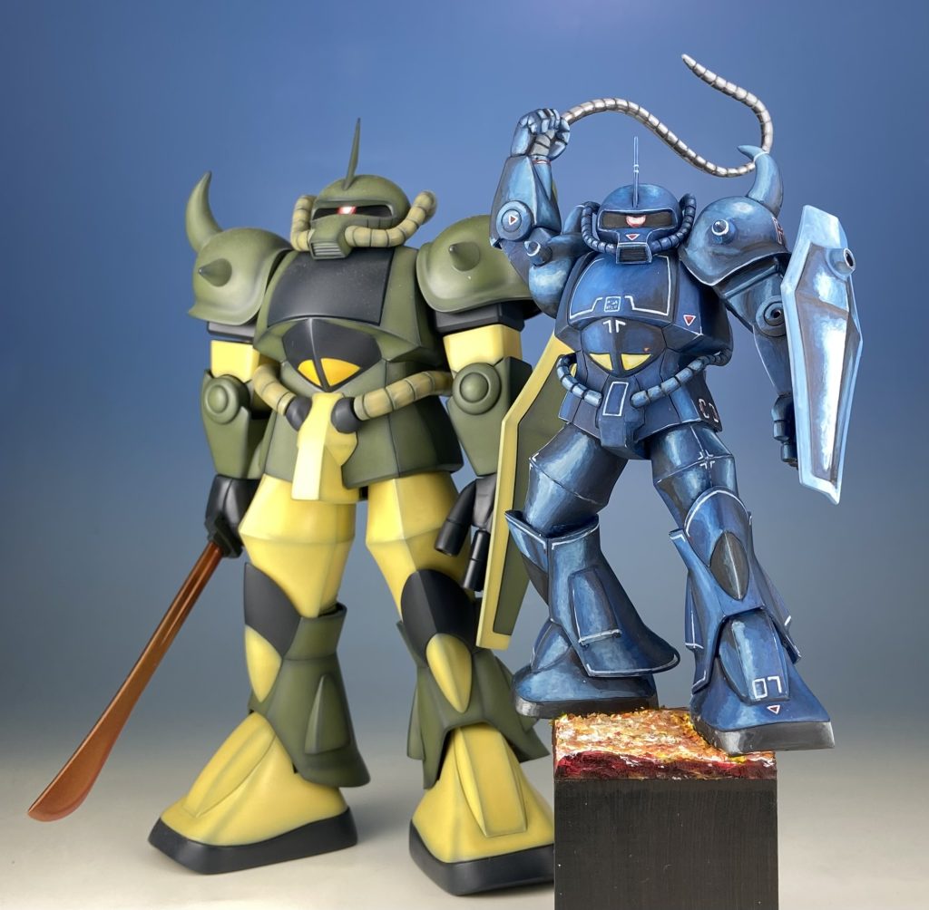 先に作った1/100 旧キットと。やっぱり青色グフがええね