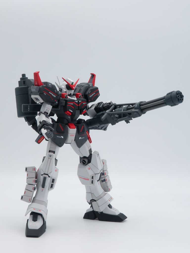 ガトリングの構えです。もっと腰を落とさないと格好悪いですね。