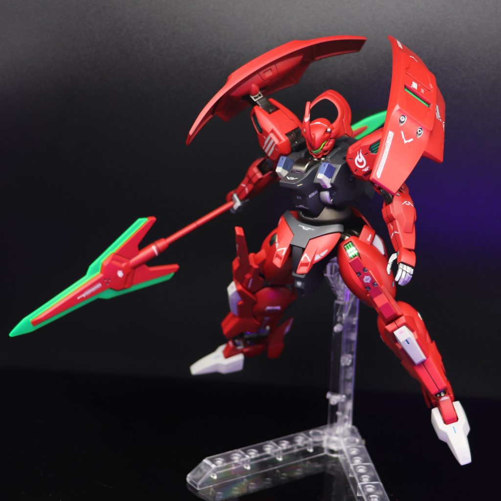 ポージングが下手で良い写真が撮れない･･･台座が付属しているのは有難い🙏