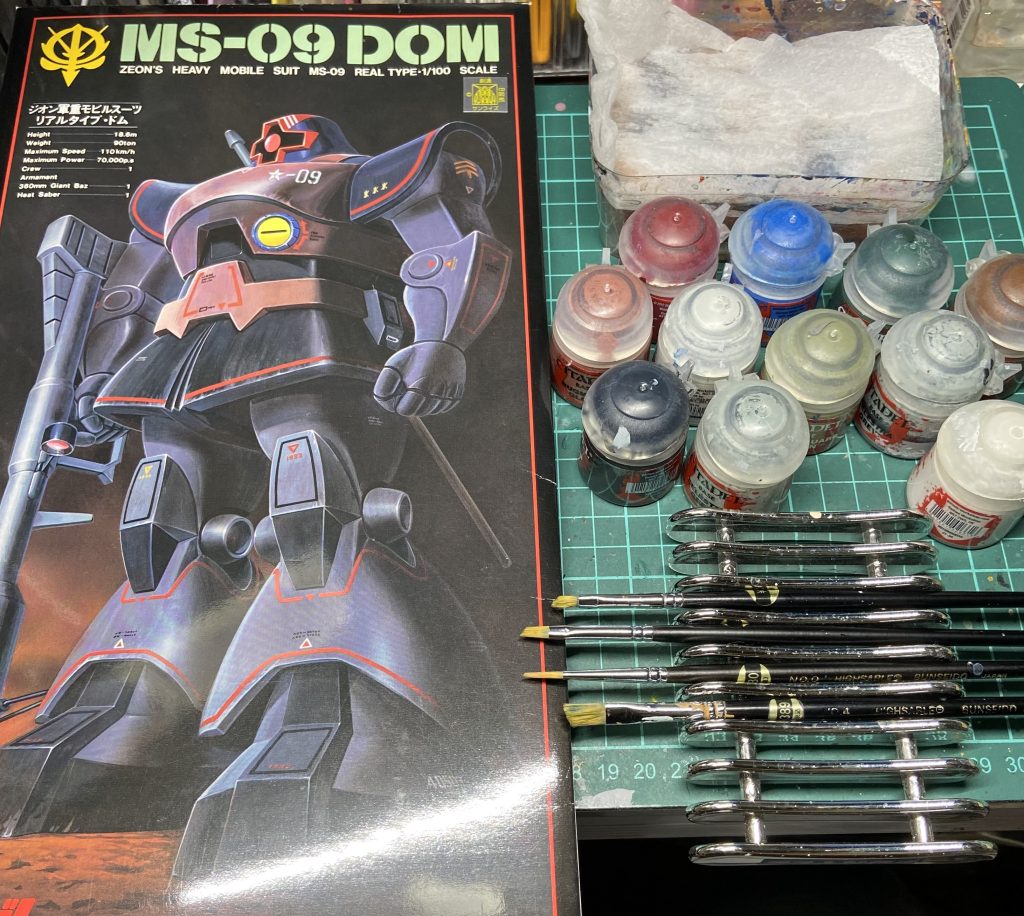 カラーリングはド安定のリアルタイプカラー。このパケ絵は見てるだけでワクワクしますね