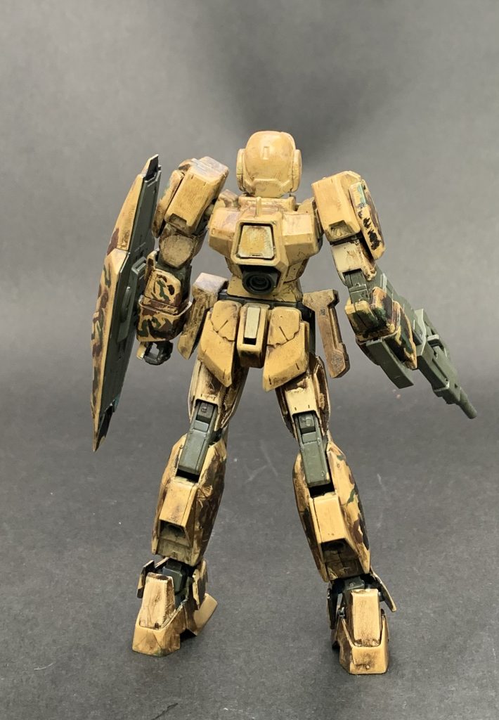 後ろは迷彩なし、緑とか一色で塗るのも面白かったかな