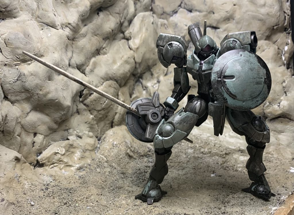 いつもの岩場で塗装、原作もこんな感じの場所で運用されていたような