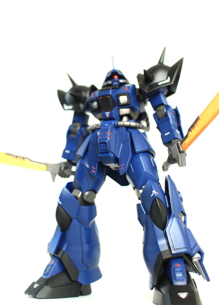 刀を構えて下からアオリで