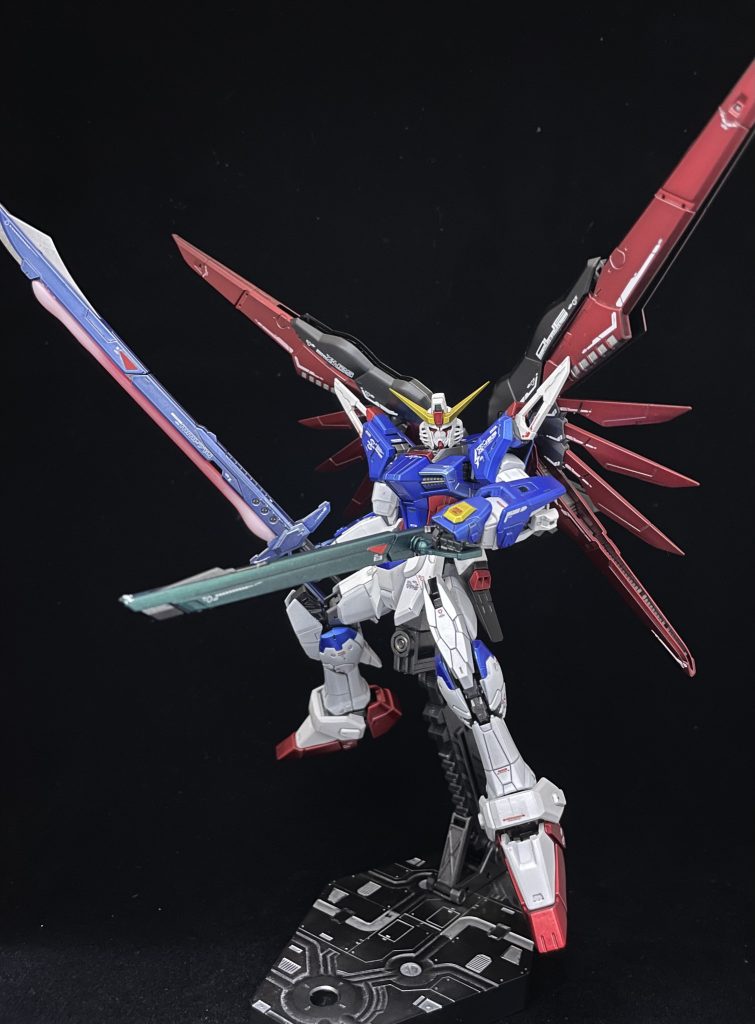 デスティニーは武装たくさんあってポージング載せ切れないですね。カッコいいものだけ厳選します。