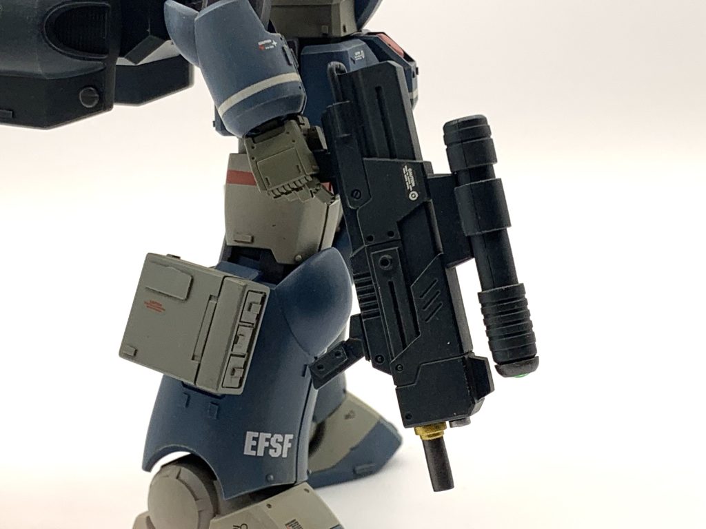 手持ちの武器はコトブキヤのMSGから。手首はビルダーズパーツ。