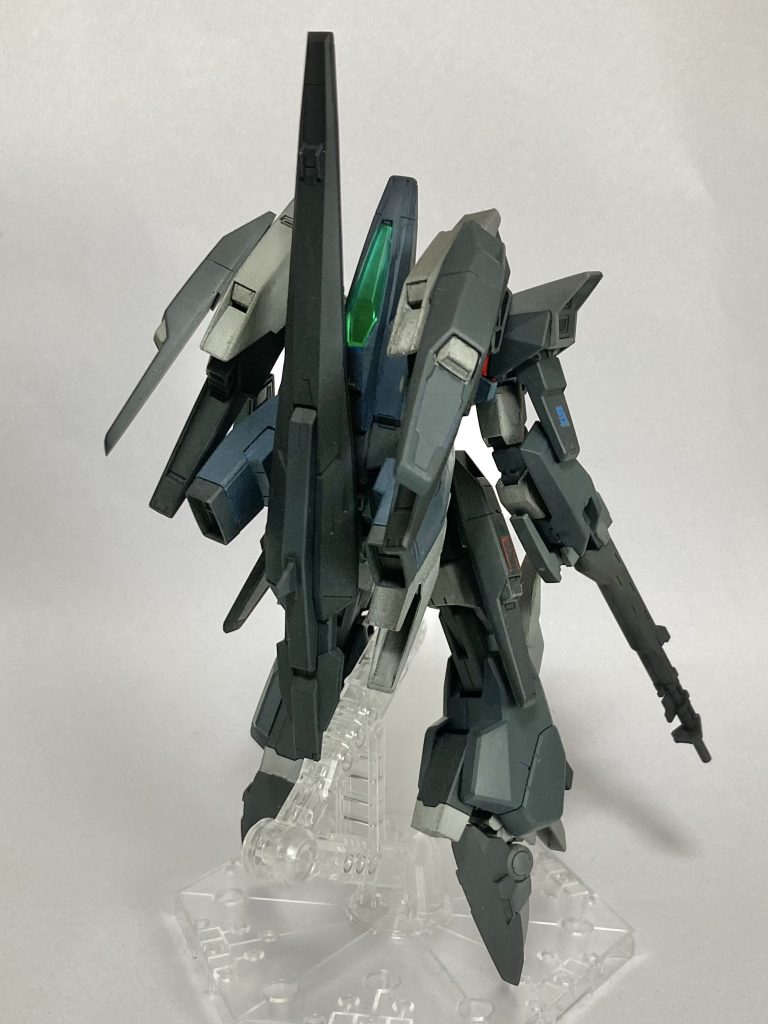 背面今回のテーマは高機動ということでゴテゴテした仕上がりになってます。