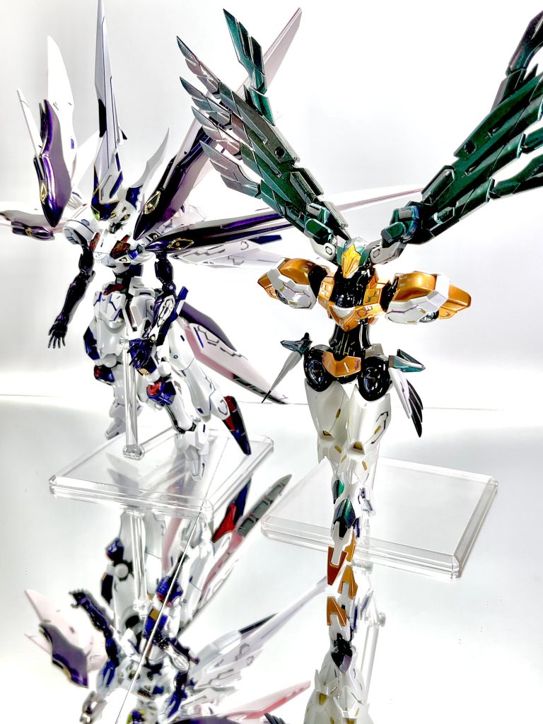 モチーフはゼノギアスのギアアーサー、クレスケンスより。以前よりゼノギアスの相方として作りたかったのですが、「掌」と「翼」を兼ねたこのデザインを再現できそうな素材がなかなか無かったところ、MSGで素晴らしいパーツが新発売されたので使ってみました!※5本指にするため2セット使用