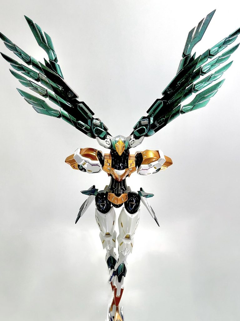 ベギルベウは腕を外し、頭と腰に羽を追加した以外はキットそのままです。ただし、股関節の軸だけは切り欠いて足を閉じられるようにしています。キットのままだとほとんど0°より内側に締まらないのでかなり大事です☺