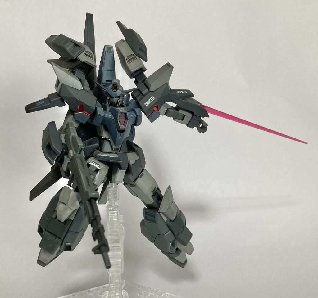 腕には固定式のビームサーベル!武装類は今回シンプルにまとめているので以上です。