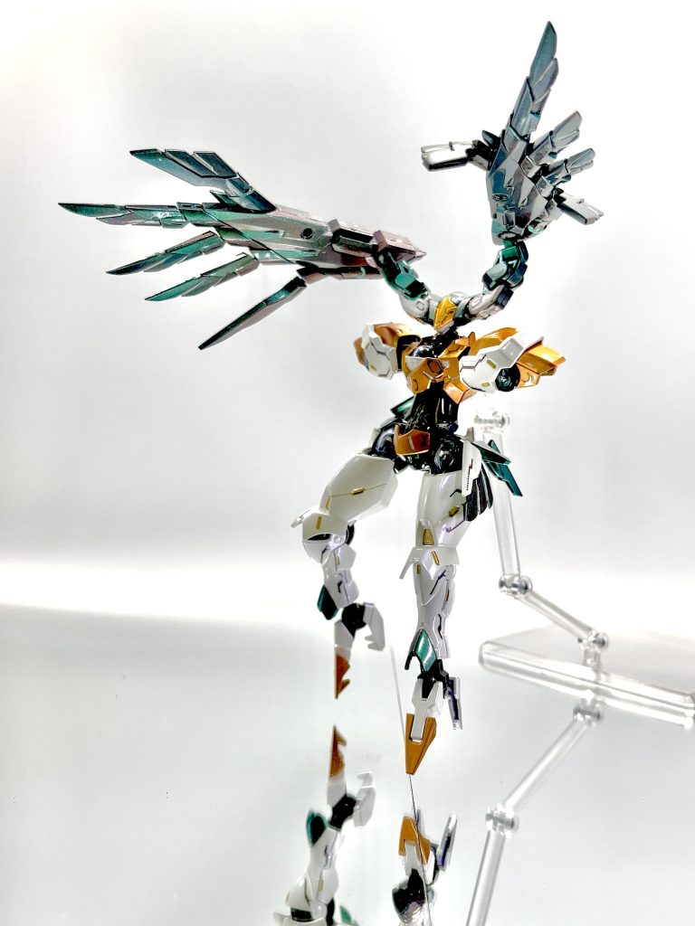 ウイングエッジは羽四枚のため、3mm軸で「親指」を追加しています。