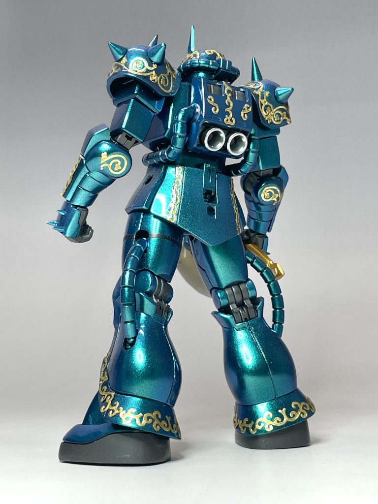 塗装はパール塗装の上にクリアを吹きっぱなしにしたものです。もう少し気に入ったキットだったら、カーモデラーの血が騒ぎ、研ぎ出しまでしたかったところです。しかし、このキットは個人的には苦手なところが多く、それに加えてエングレービングやシンナー風呂のトラブルなど、トラブル続きからテンションが下がり、完成だけを目標にすることにして、余計なことはやめました。