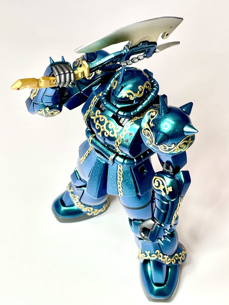 ジャイアントヒートホークは、スクラッチで一つ製作したのですが、結果的にMGのランバラル専用ザクIの武器を複製して使いました。今は手に入りづらい貴重な資源なのと、今後も別のキットで使用したいと思っていますので、いくつか複製してストックしました。