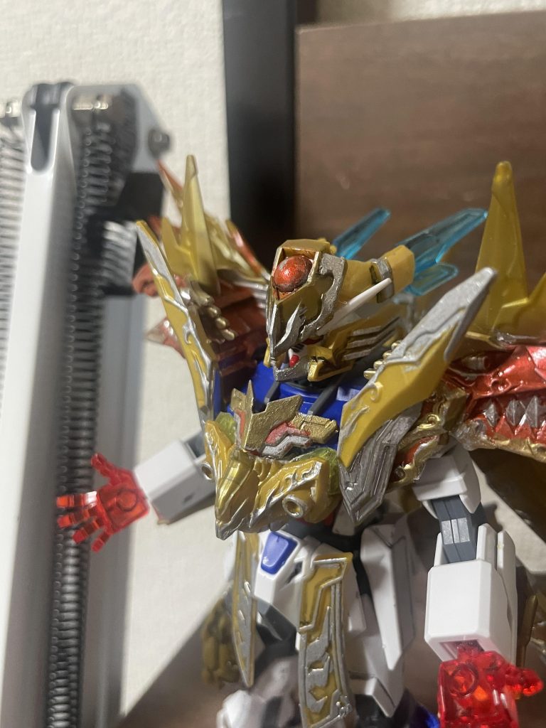 見にくかったので顔のアップ！ちゃんとガンダムフェイス残ってます！塗装の雑さはご愛嬌！