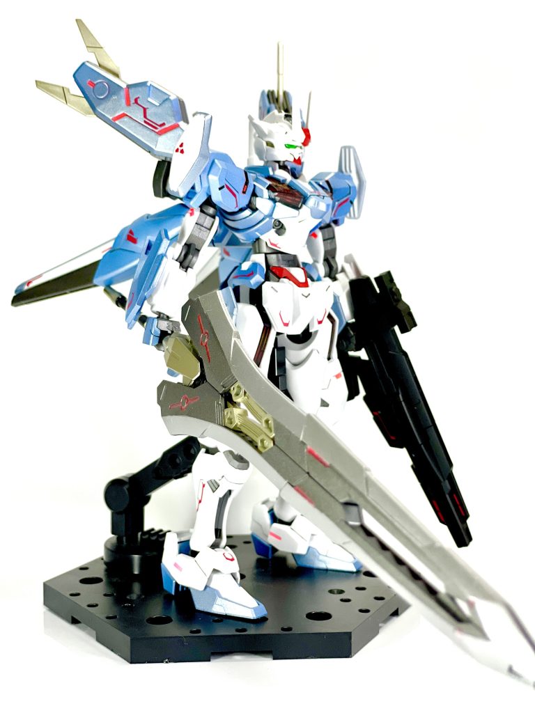 大剣/銃持ちで横から剣が大きすぎてなかなか画角に入らず苦労しました。後から気づきましたが、顎引いてればよかった