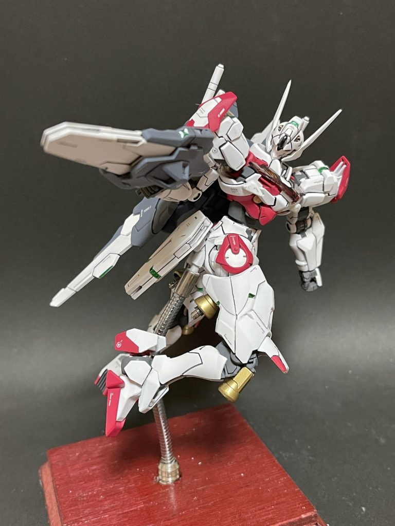 ビットオンフォームは塗膜ハゲが気になるところではありますが、全塗装の場合は多少は仕方ありませんね💦デカールは専用デカール汎用1を使用。