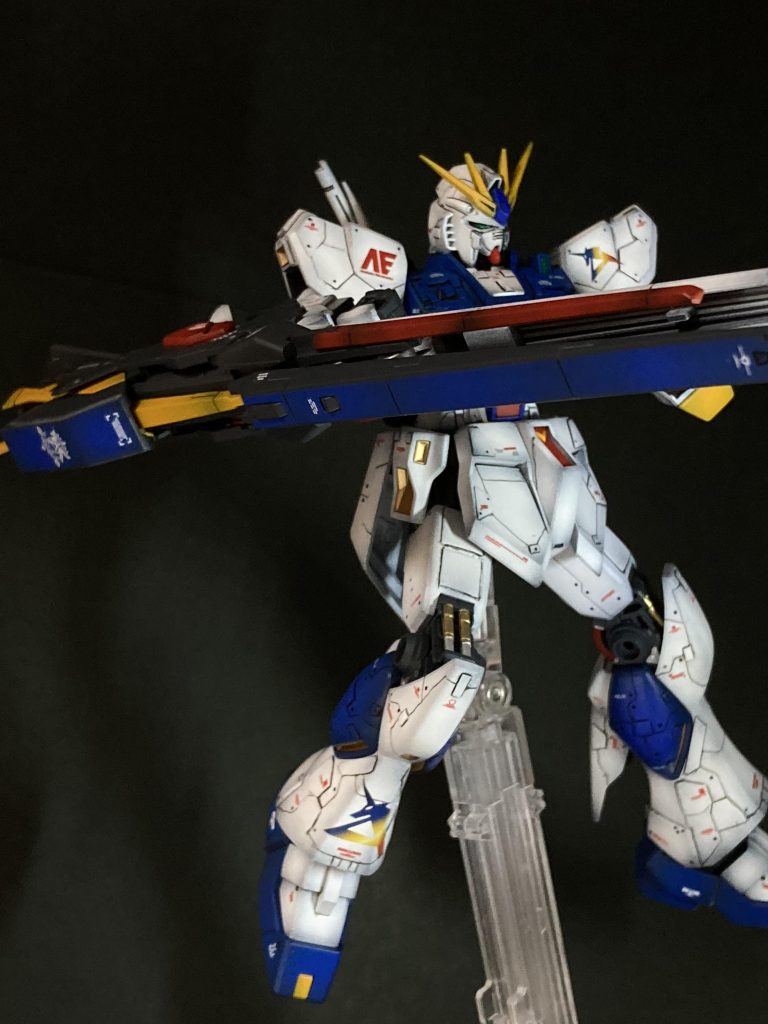 私はこのロングレンジフィンファンネルが非常に好きです。シャンブロのメガ粒子砲でいいのかな？撃つ時にガチャっと開く感じやらガンダムではないのですが、巨神兵のプロトンビームを撃つ時の感じ私はなにか男心をくすぐられます。ガチャっと開いて威力の高い攻撃をするのいいですよね。