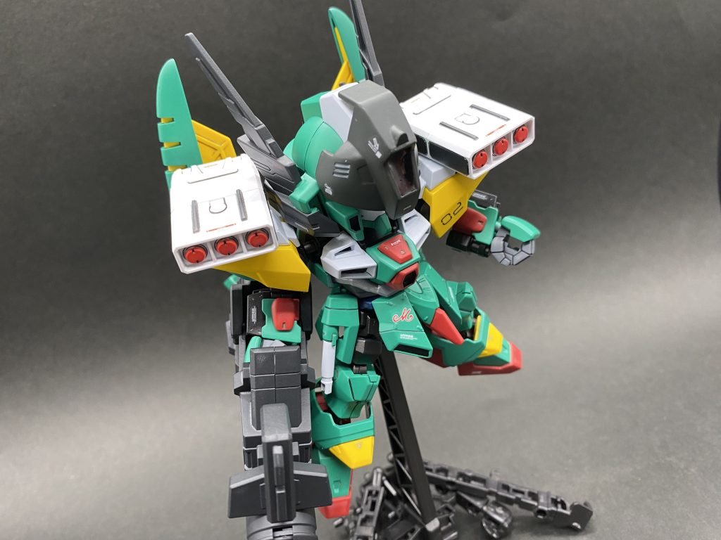 肩にはガンプラバトルアームアームズから流用したミサイルポッドをネオジム磁石で接続できるようにしています。スタークジェガンみが増えました！