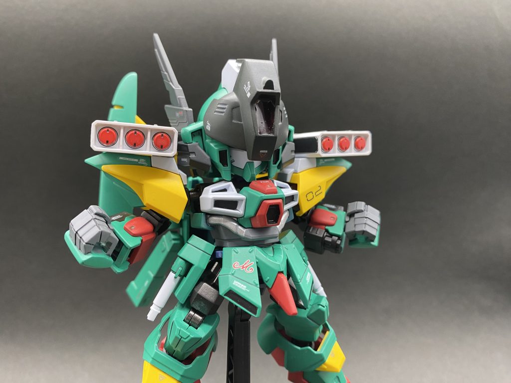 バイザーは降ろす事ができます。